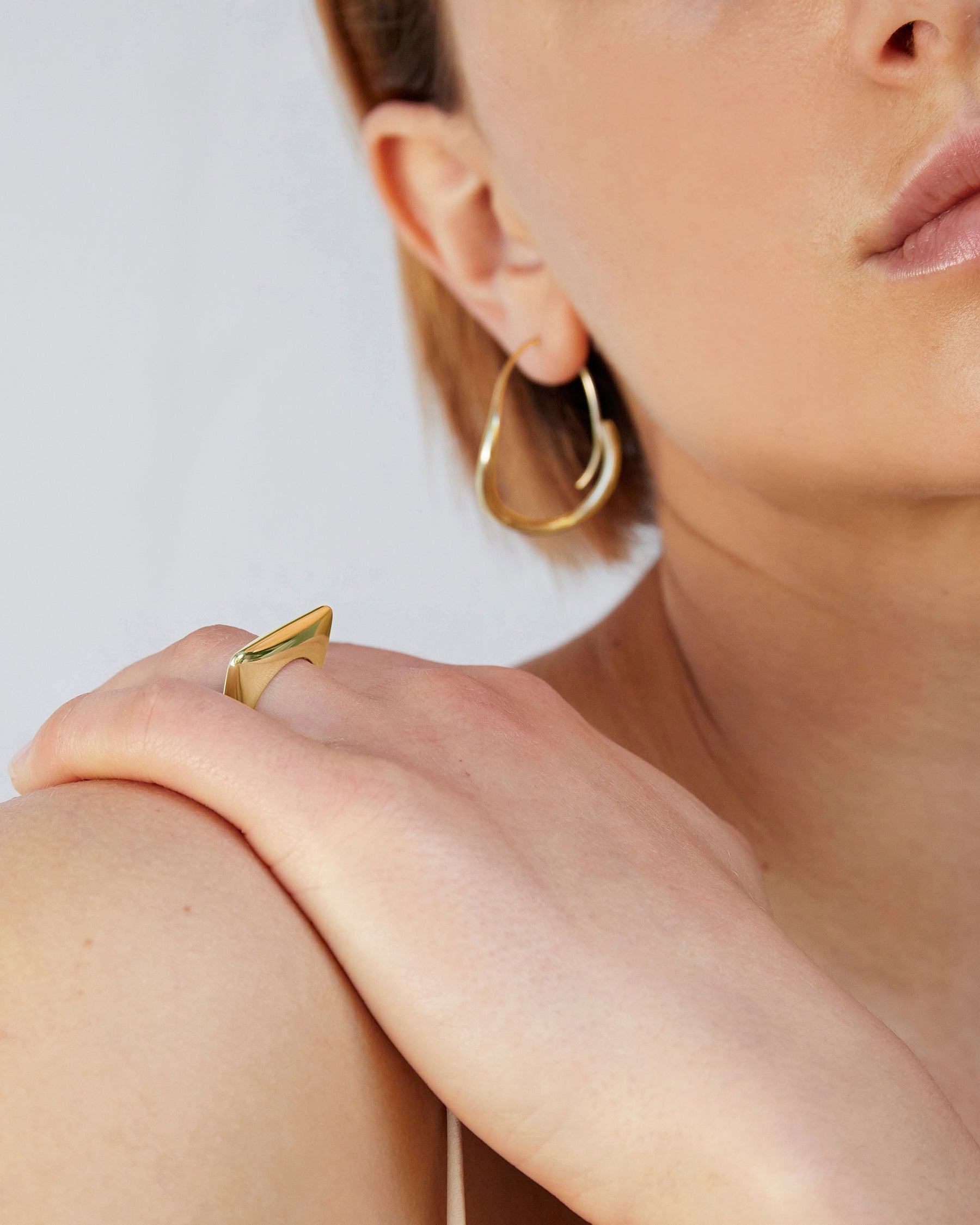 ANGLE RING | Gold – BAR Jewellery