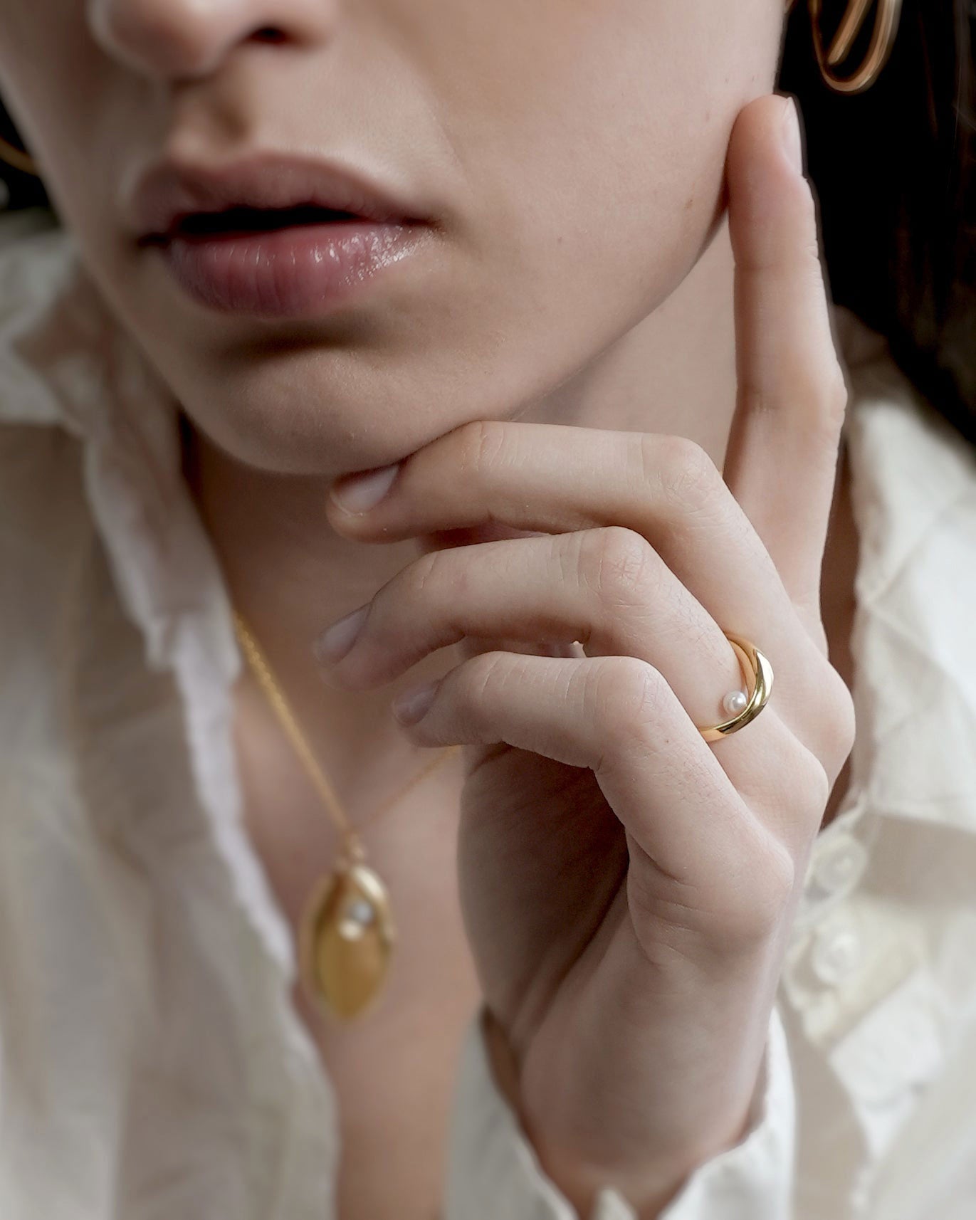 【未使用】BAR JEWELLERY ATTRAVERSO リング 13号 ATTRAVERSO RING WITH PEARL | Gold – BAR Jewellery