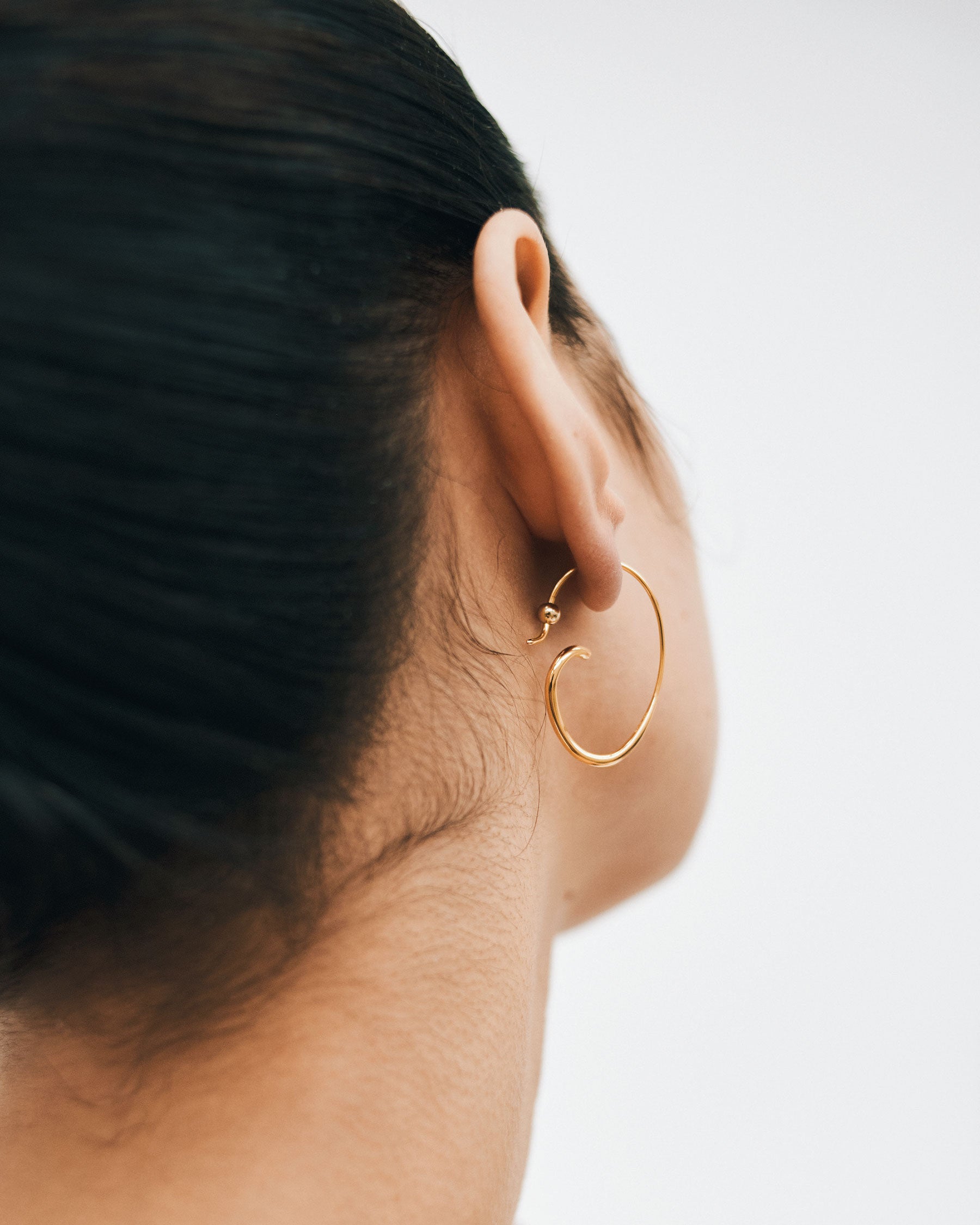 BAR JEWELLERY ゴールドカーブピアス COVE EARRINGS | Gold – BAR Jewellery