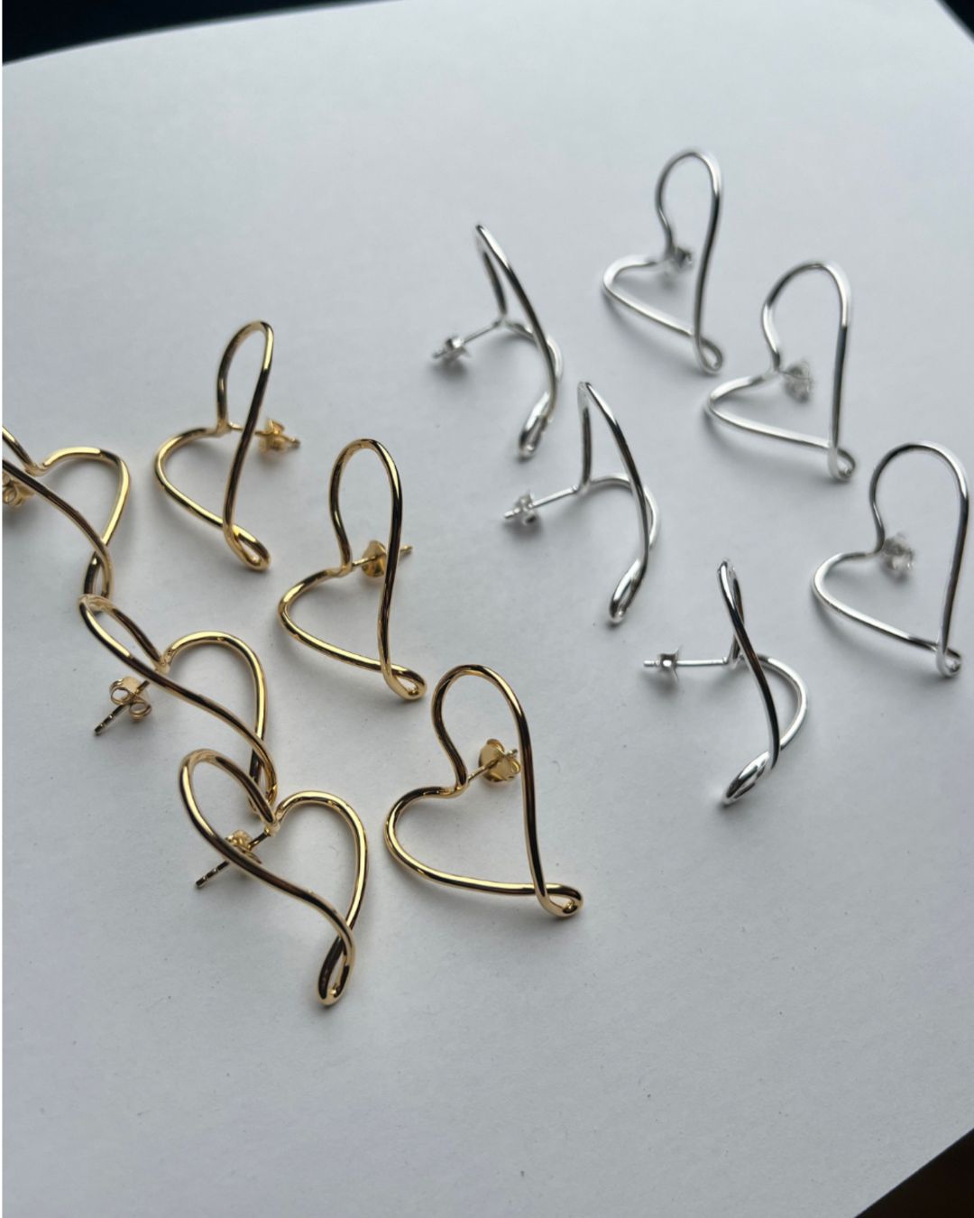DANCING HEARTS EARRINGS | Gold – BAR Jewellery
